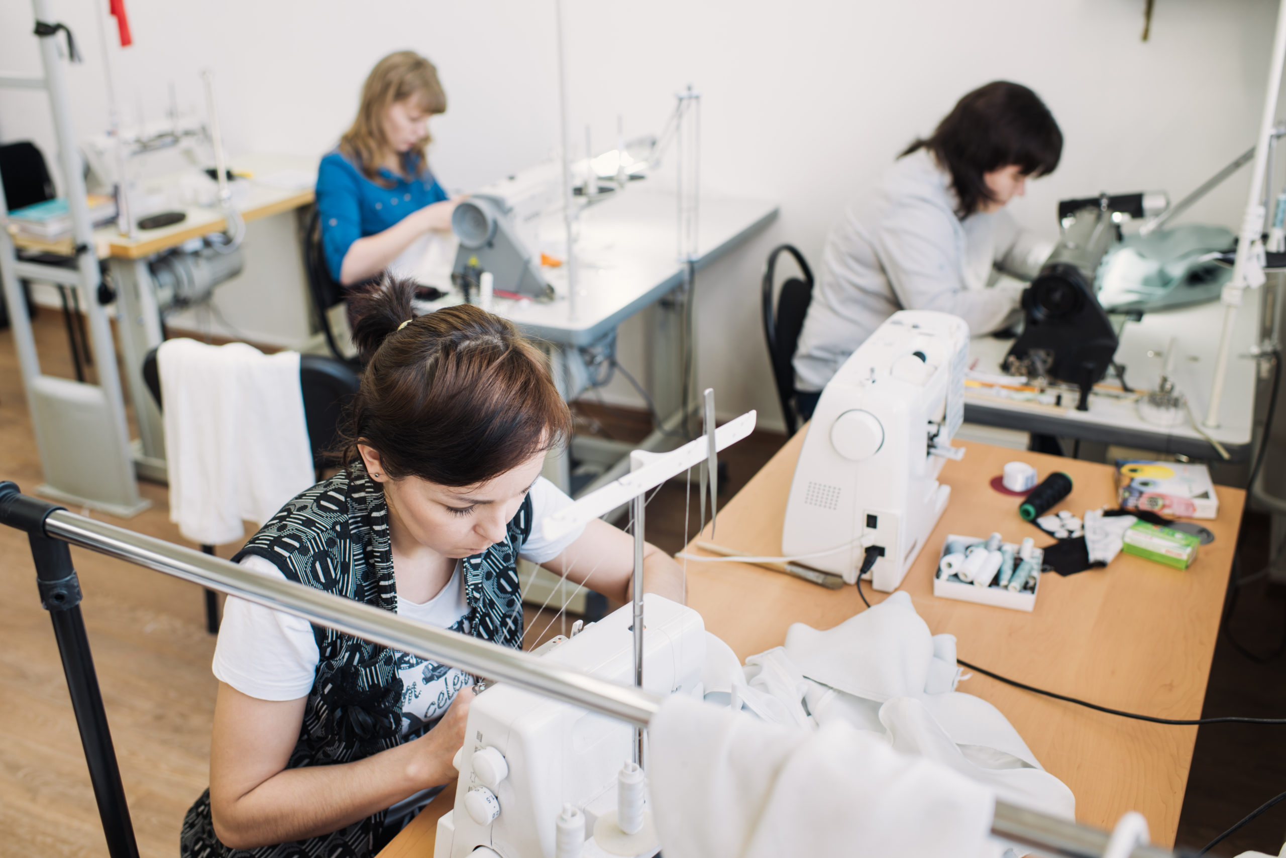 Read more about the article Make Fashion Microfactories work for you. 7 Ways they can help UK Fashion Designers with short run CMT